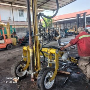 Pengeboran Horizontal di Tebing dengan Bor Merayap