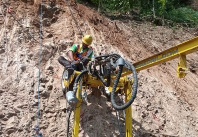 Pengeboran Horizontal di Tebing dengan Bor Merayap