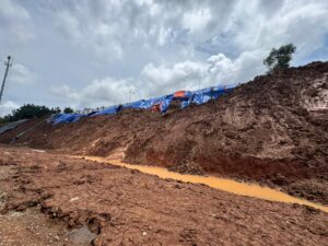 Proteksi Lereng dengan Penguatan Geotextile di Gerbang Tol Kalikangkung