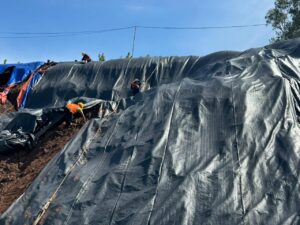Proteksi Lereng dengan Penguatan Geotextile di Gerbang Tol Kalikangkung