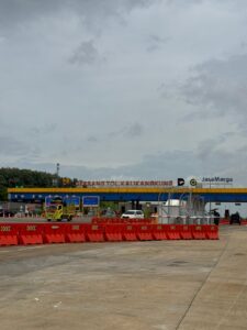 Proteksi Lereng dengan Penguatan Geotextile di Gerbang Tol Kalikangkung